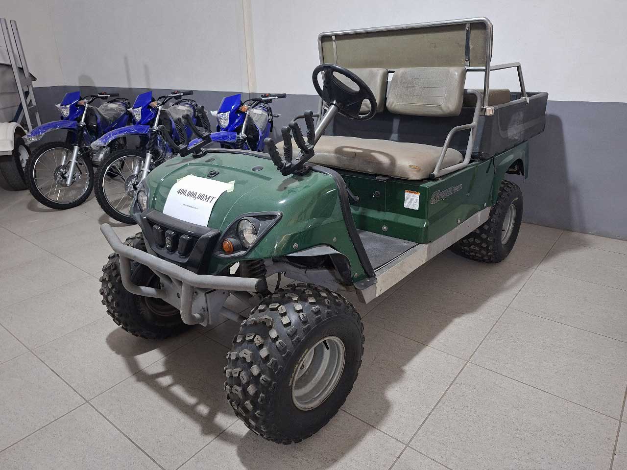 UMax utility vehicle front view